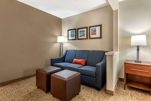Suite - Comfort Inn & Suites Middletown - I-75, Exit 32