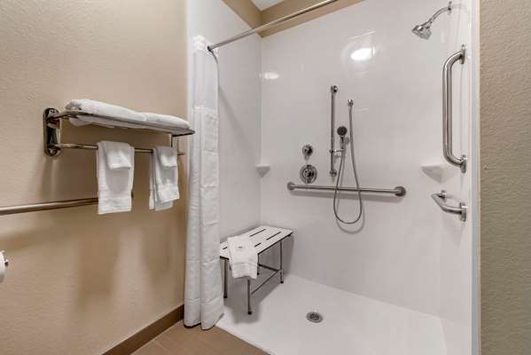  - Comfort Inn & Suites Middletown - I-75, Exit 32