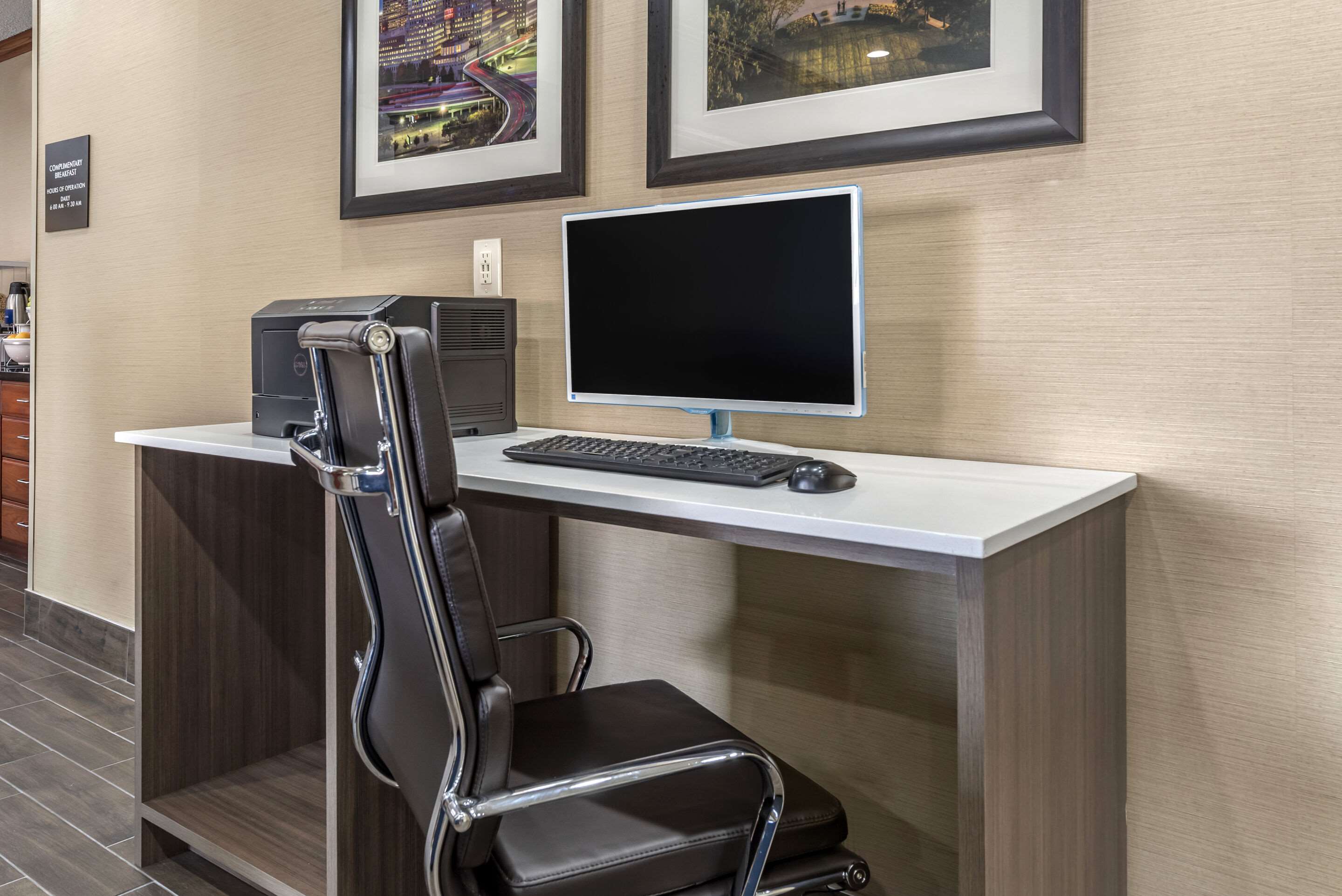 Business center | Comfort Inn & Suites Middletown - Franklin