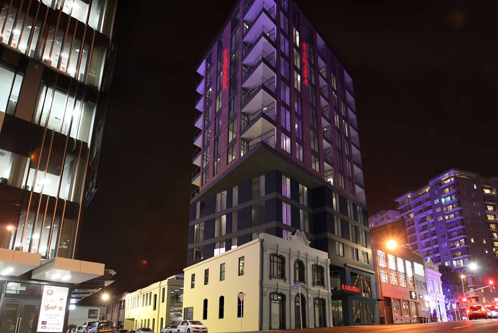Ramada Stes by Wyndham Victoria St West