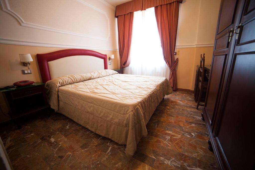 HOTEL GRAN DUCA-guestroom-Guest Room,On-Site.jpg