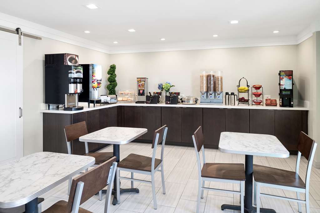 SureStay Hotel by Best Western San Diego Pacific Beach - Tap to explore photos