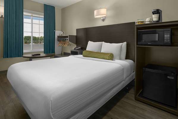  - SureStay Hotel by Best Western Pacific Beach San Diego - I-5, Exits 23 & 23A