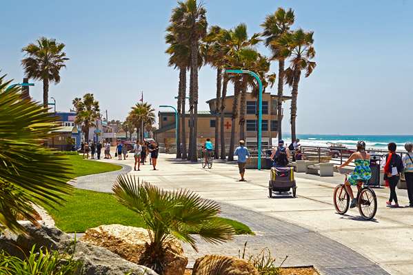 Beach - SureStay Hotel by Best Western Pacific Beach San Diego - I-5, Exits 23 & 23A