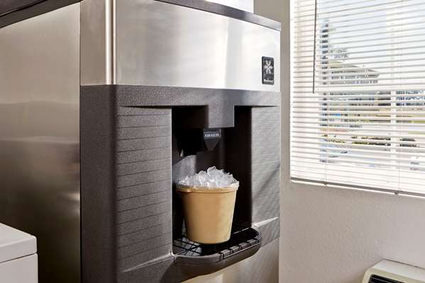  - SureStay Hotel by Best Western Pacific Beach San Diego - I-5, Exits 23 & 23A