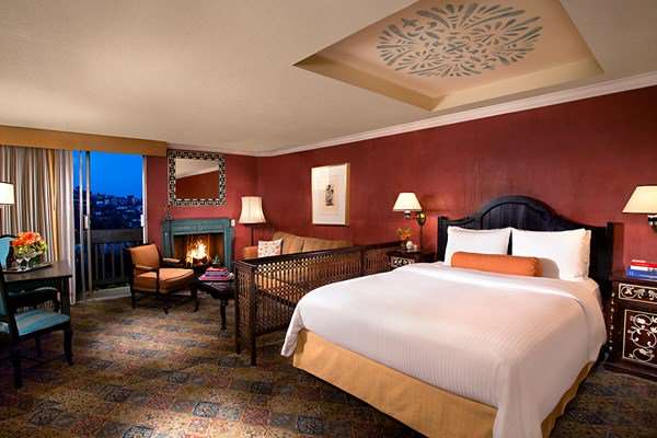 Bar - Petit Ermitage Hotel West Hollywood