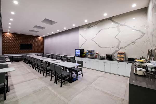  - Wingate by Wyndham Hotel Long Island City