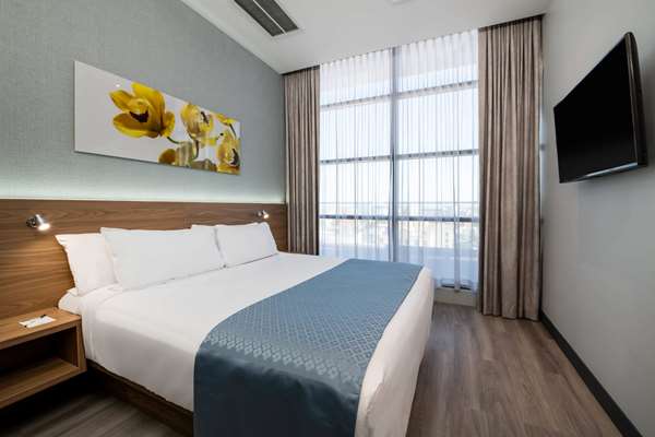  - Wingate by Wyndham Hotel Long Island City