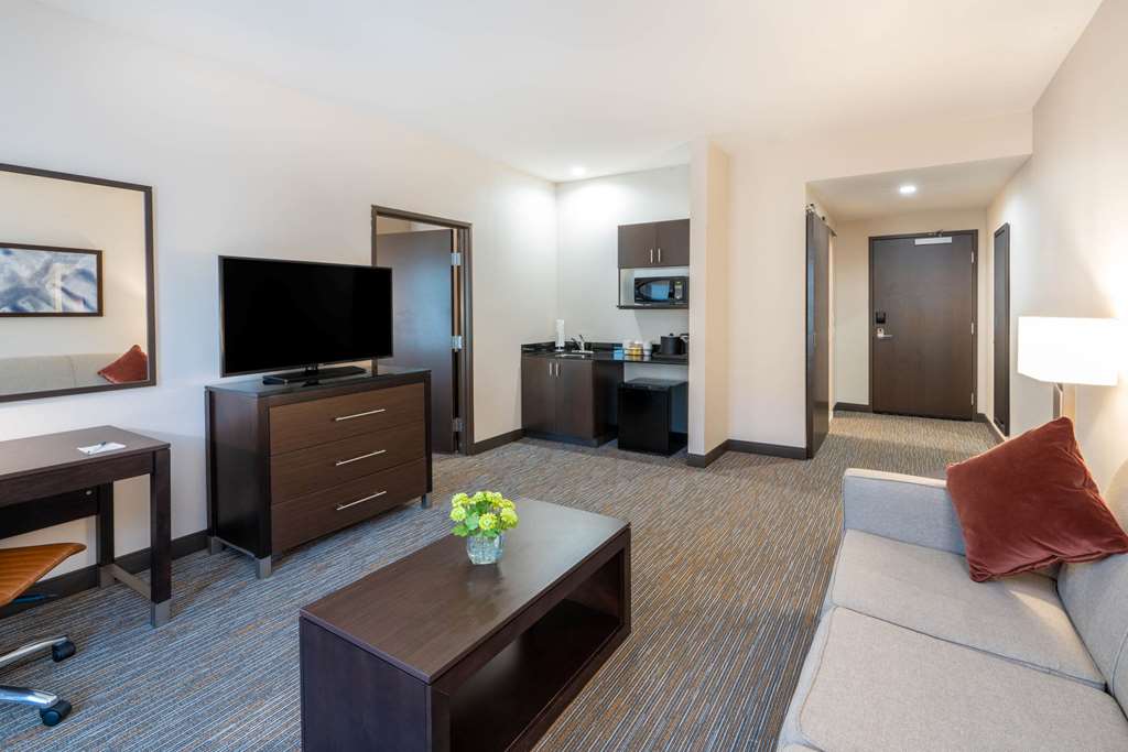 WINGATE BY WYNDHAM MOAB-guestroom-Guest Room,Suite,On-Site.jpg