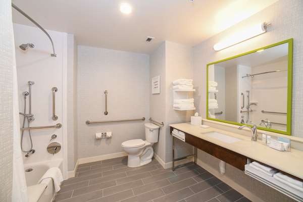  - Hampton Inn & Suites West Chester - I-75, Exit 24