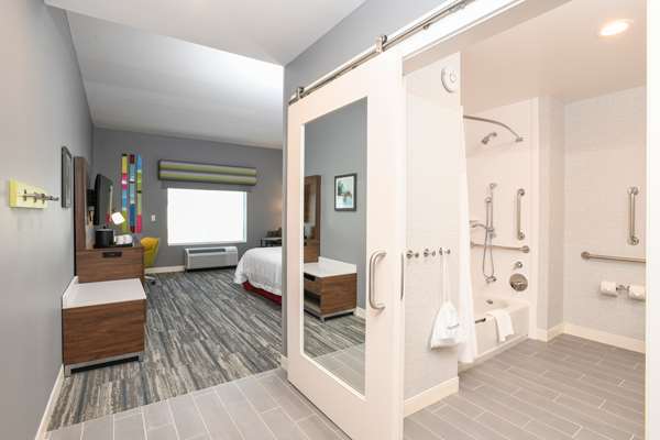  - Hampton Inn & Suites West Chester - I-75, Exit 24