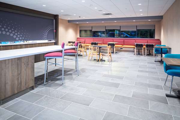 Restaurant - Tru by Hilton Hotel Mall of America Bloomington