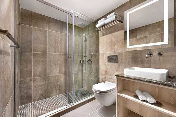  - Wingate by Wyndham Hotel Midtown South New York