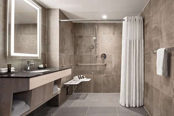  - Wingate by Wyndham Hotel Midtown South New York