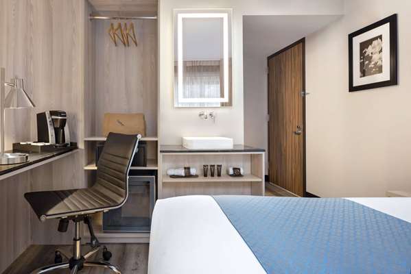  - Wingate by Wyndham Hotel Midtown South New York