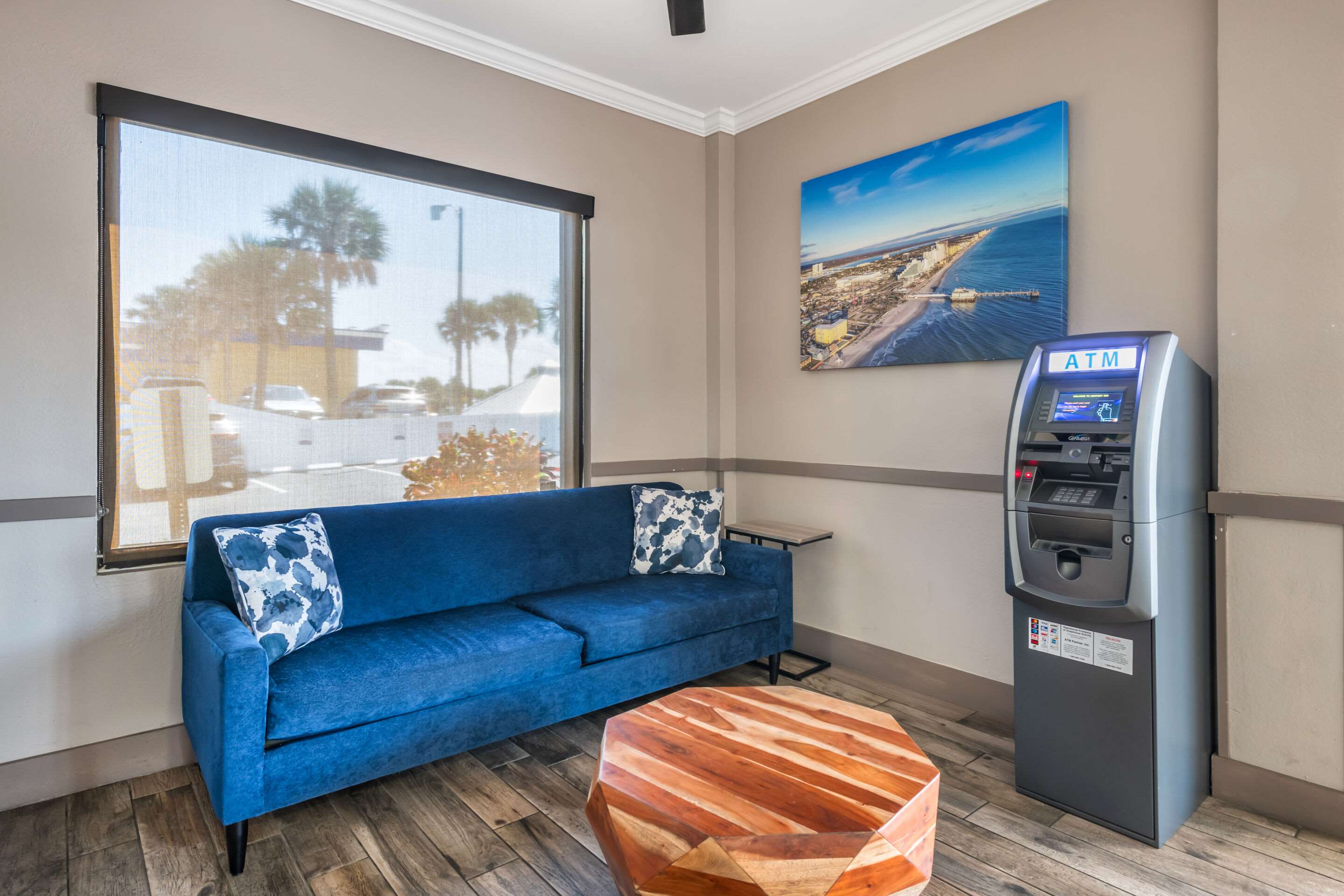 Lobby with sitting area