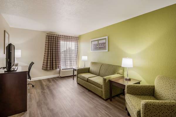 Suite - Quality Inn & Suites Quincy