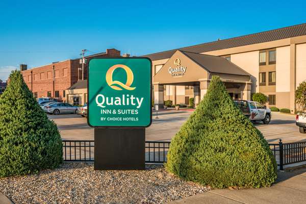 Exterior view - Quality Inn & Suites Quincy