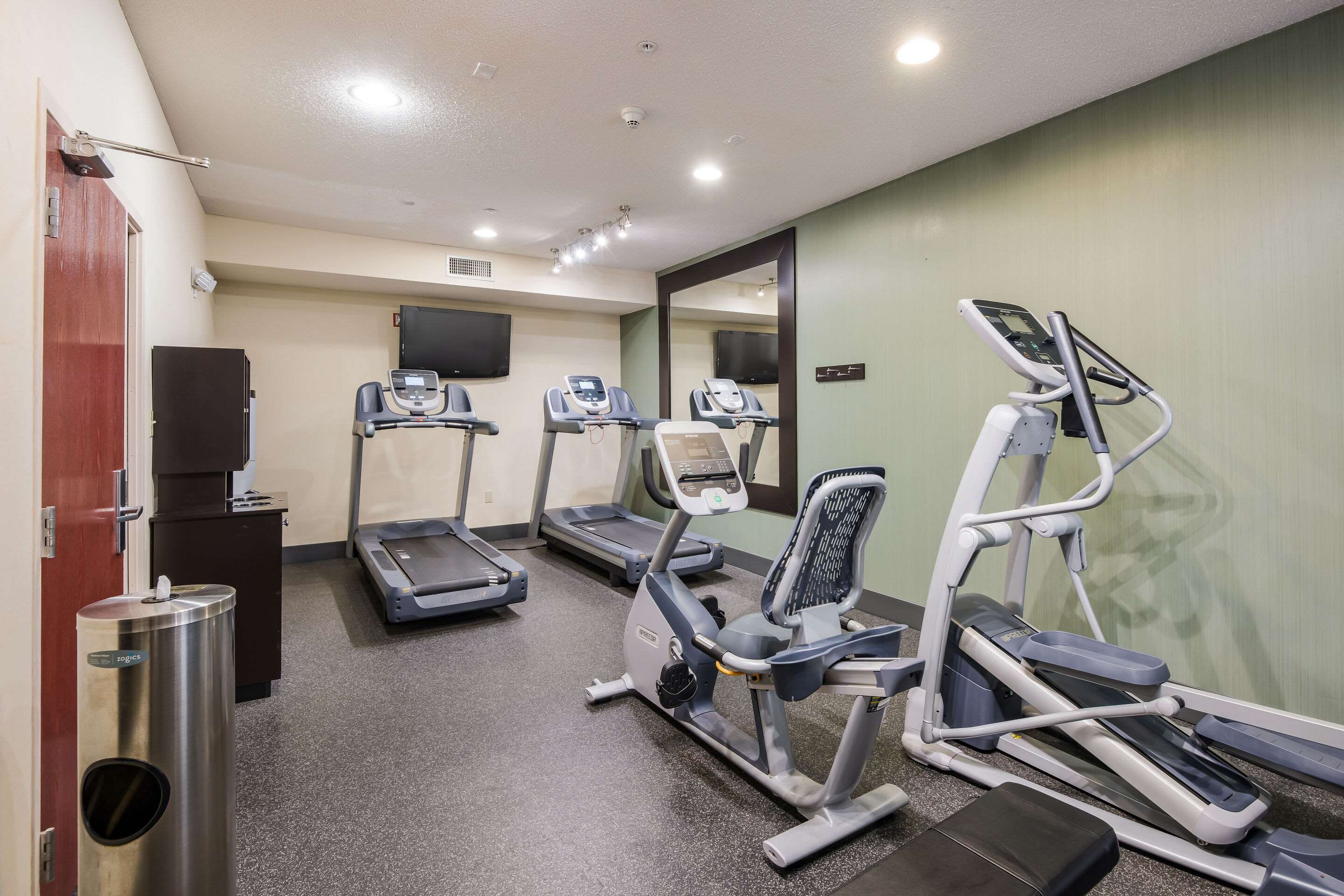 Fitness center | Quality Inn & Suites Quincy - Downtown