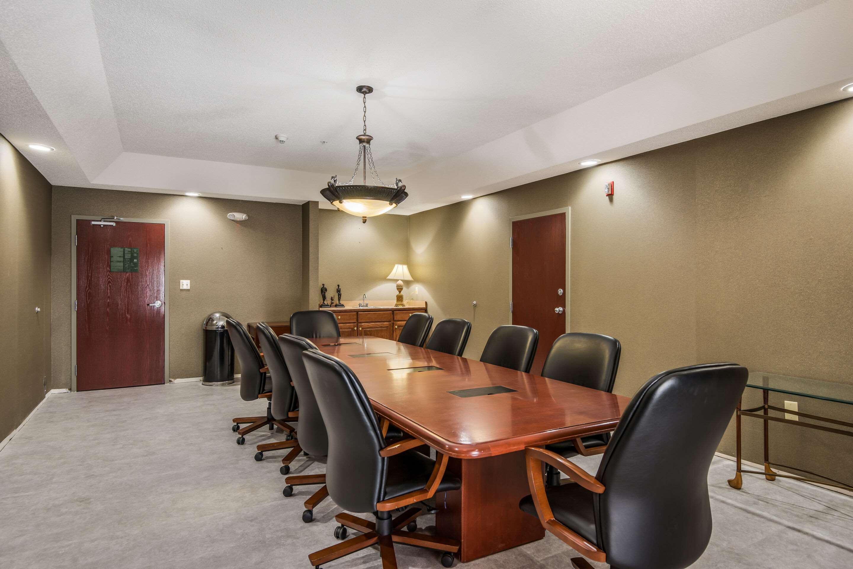 Business center | Quality Inn & Suites Quincy - Downtown