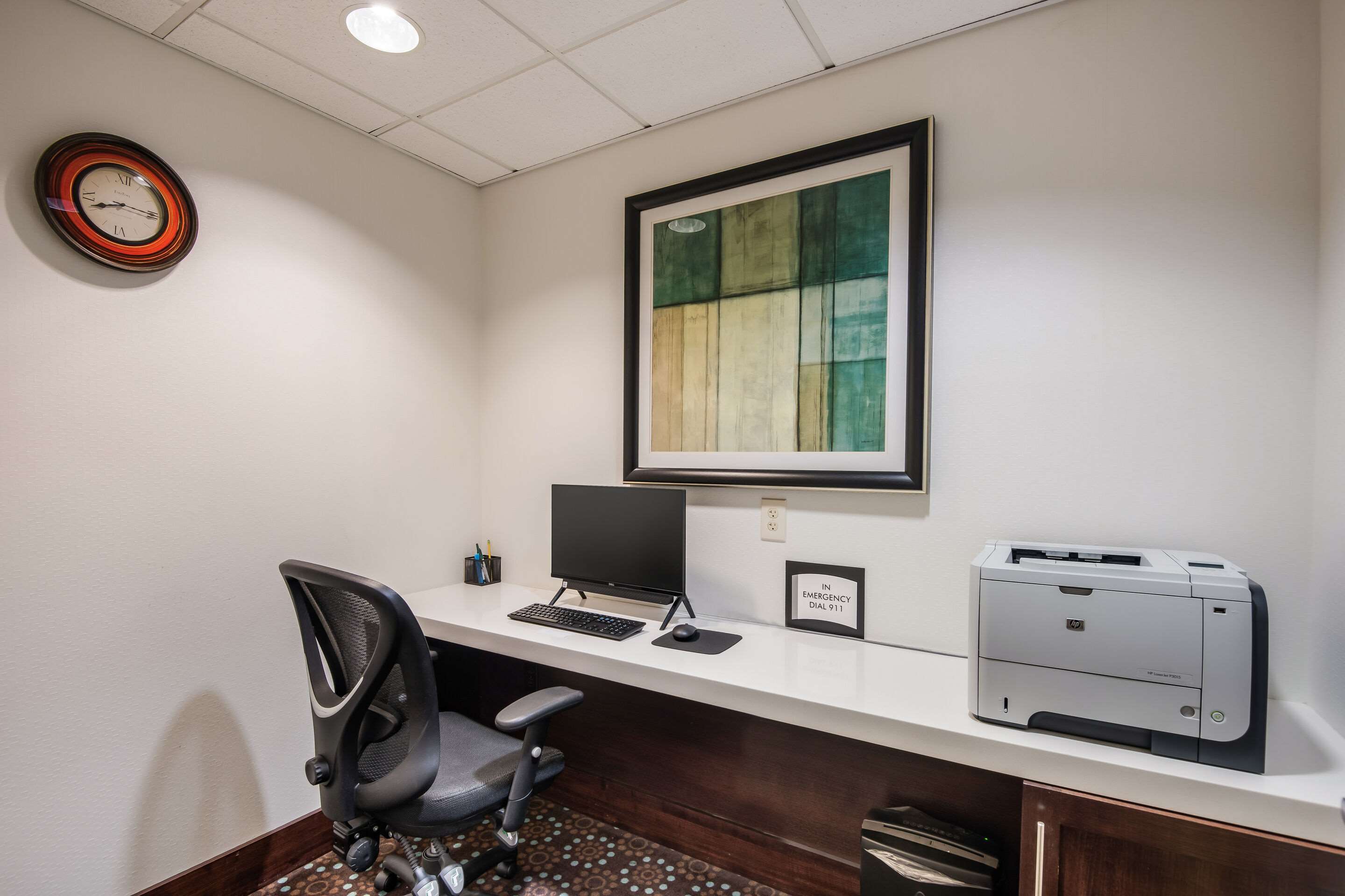 Business center | Quality Inn & Suites Quincy - Downtown
