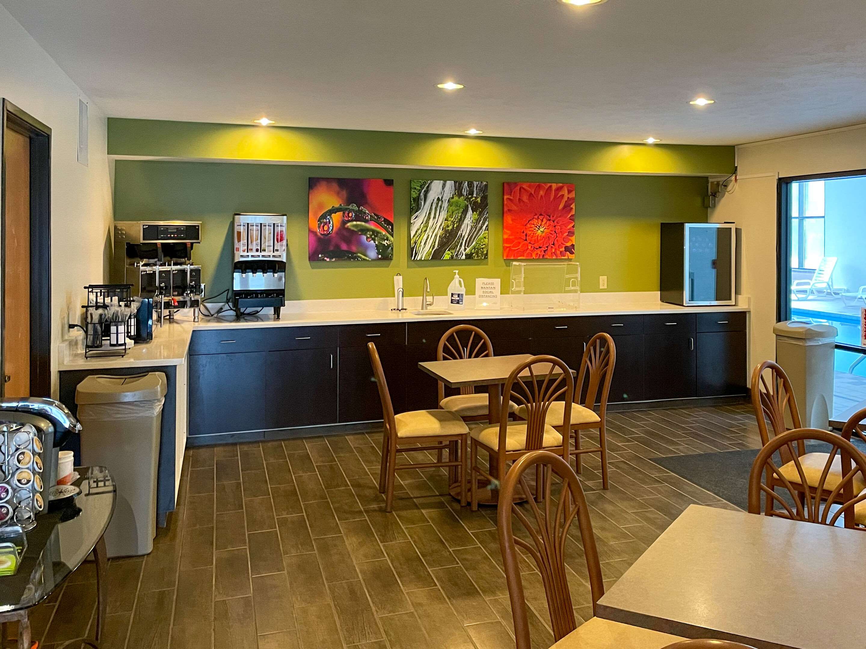 Breakfast area