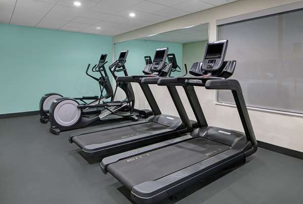 Fitness/ Exercise Room - Tru by Hilton Hotel Airport Austin