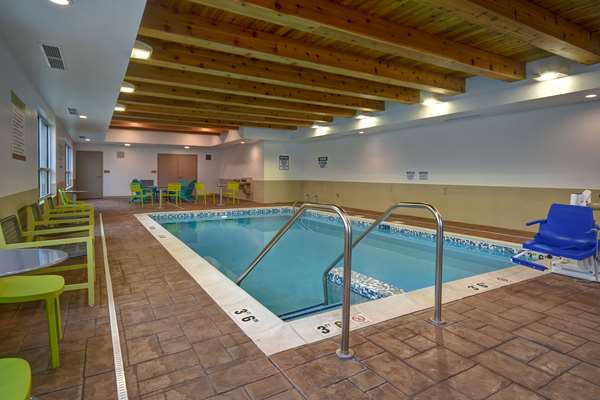 Pool - Home2 Suites by Hilton Eau Claire