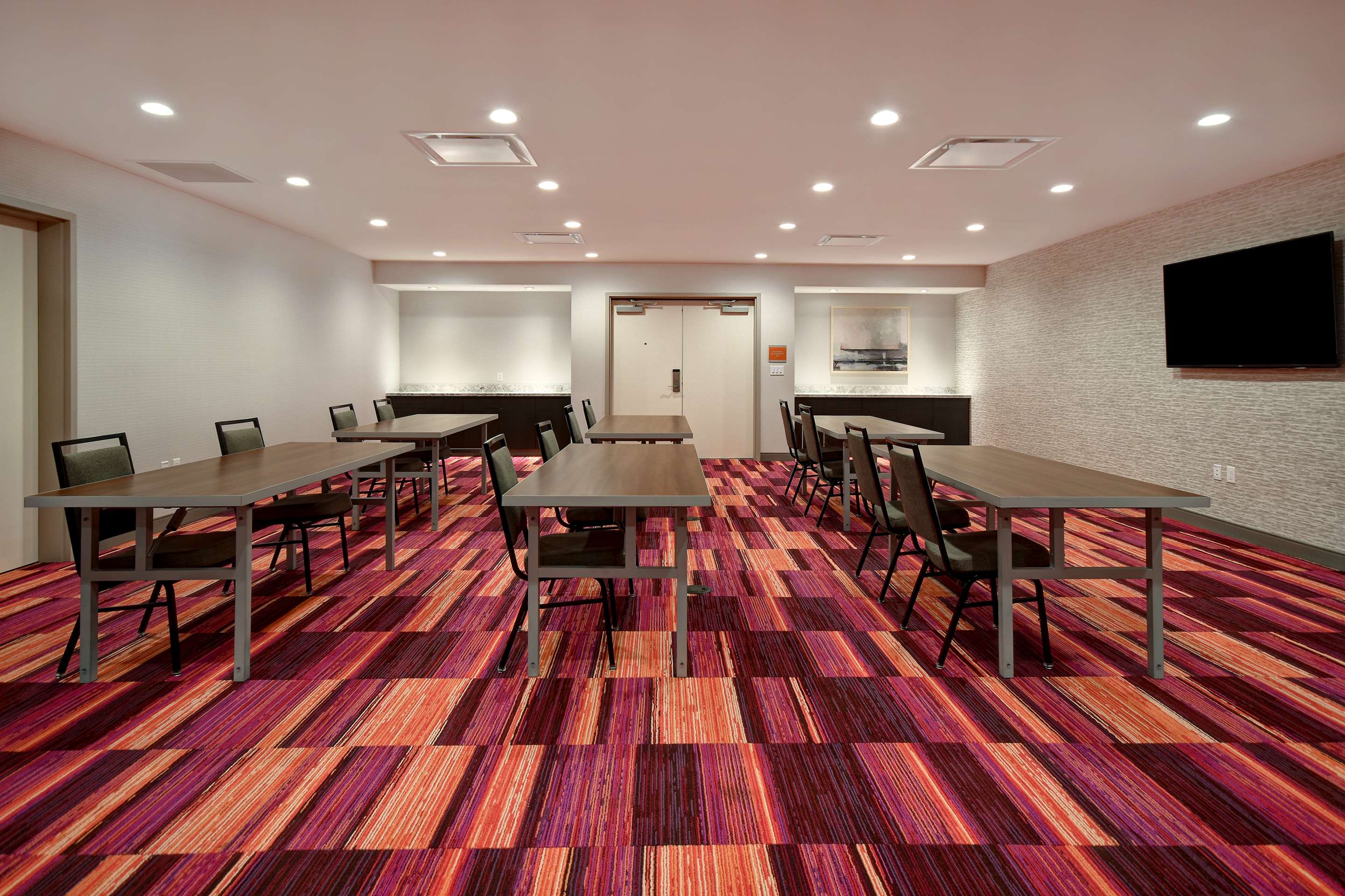 Meeting Room | Home2 Suites Eau Claire South, Wi