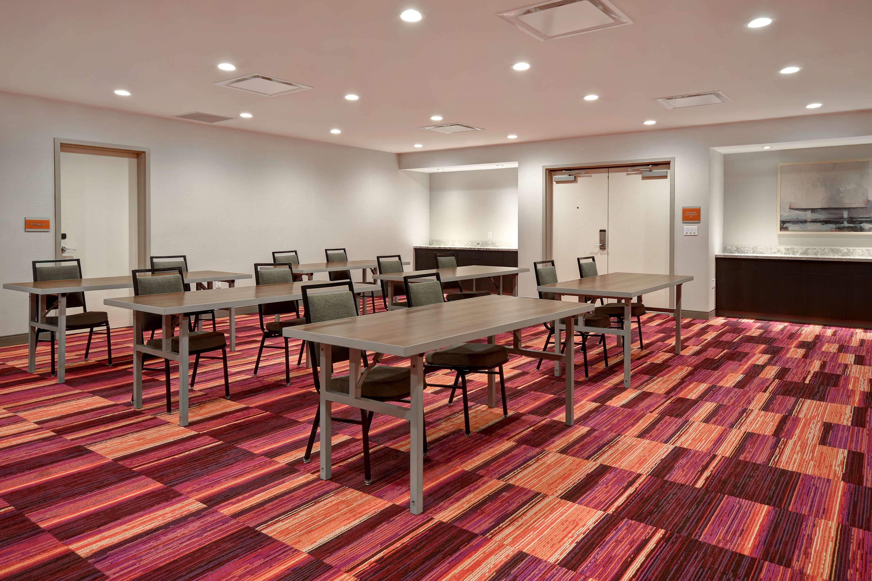 Meeting Room | Home2 Suites Eau Claire South, Wi