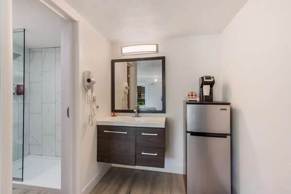  - SureStay Plus Hotel by Best Western Scottsdale