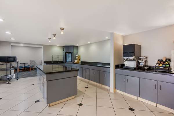 Restaurant - SureStay Plus Hotel by Best Western Scottsdale