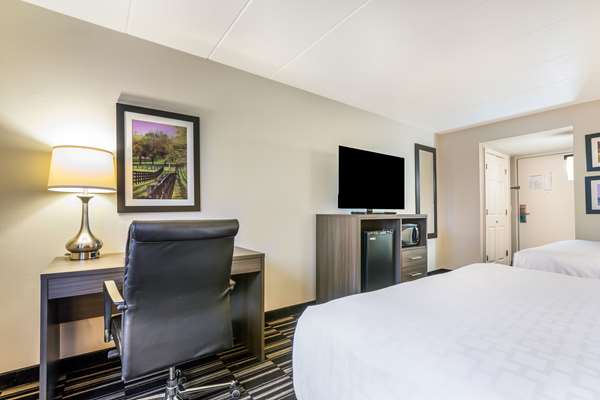  - Clarion Pointe Hotel Richmond - I-75, Exit 90