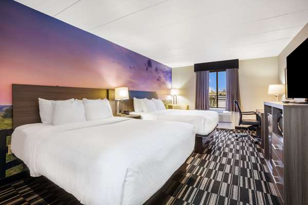  - Clarion Pointe Hotel Richmond - I-75, Exit 90