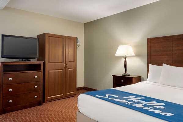 Suite - Days Inn Whitmore Lake