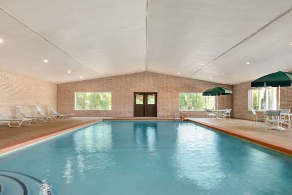 Pool - Days Inn Whitmore Lake