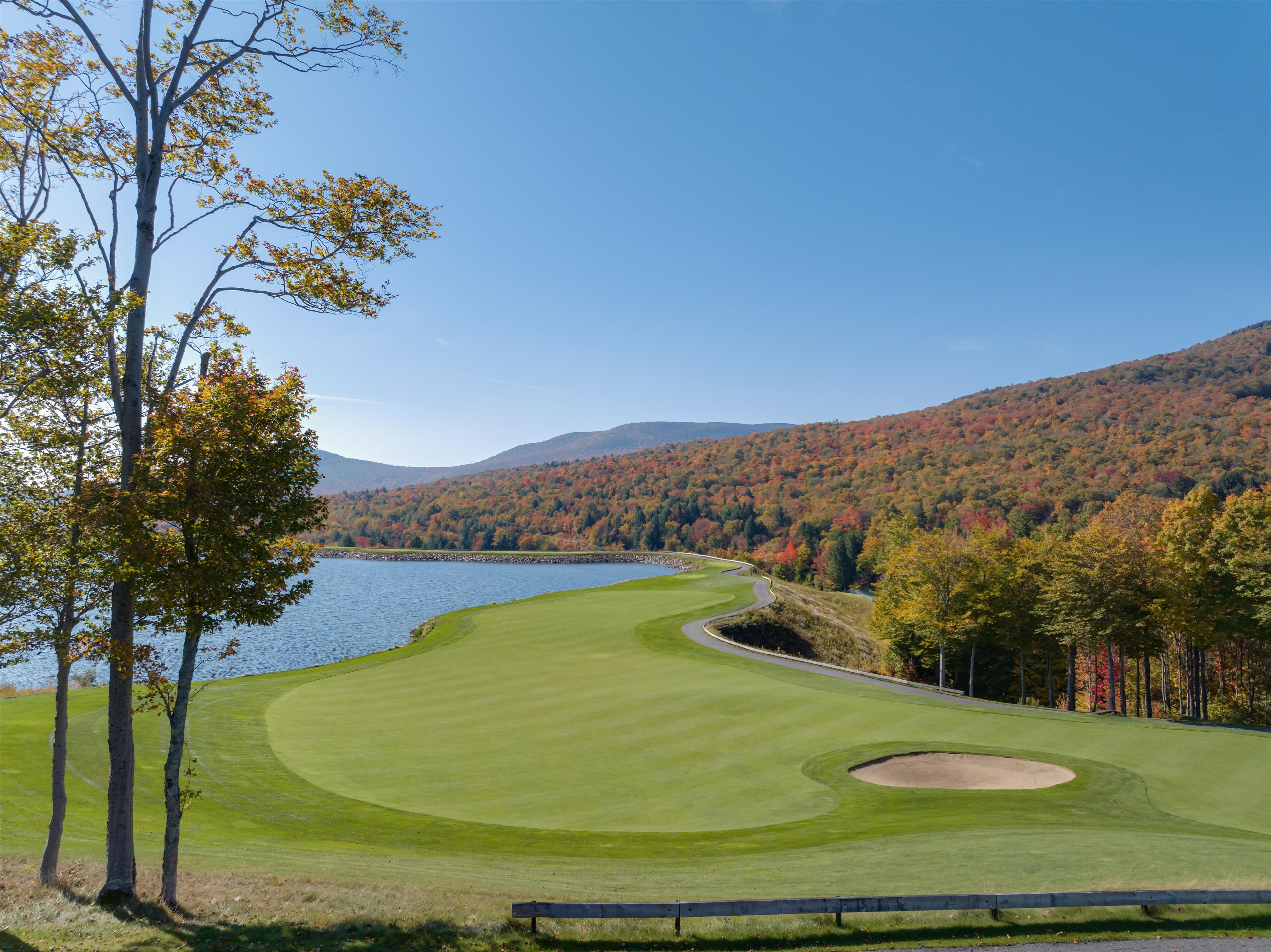 Golf | The Lodge at Spruce Peak, a Destination by Hyatt Residence