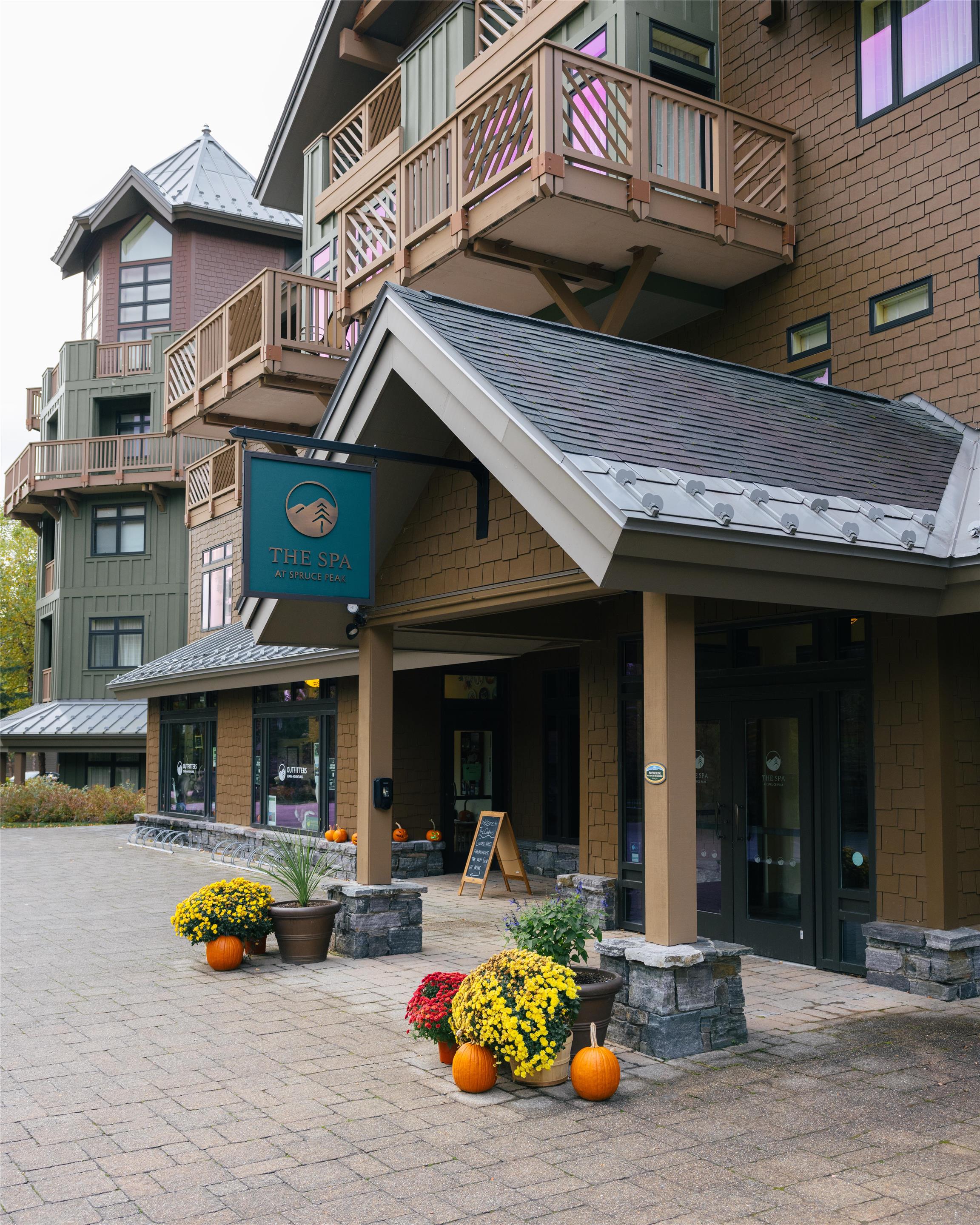 Exterior | The Lodge at Spruce Peak, a Destination by Hyatt Residence