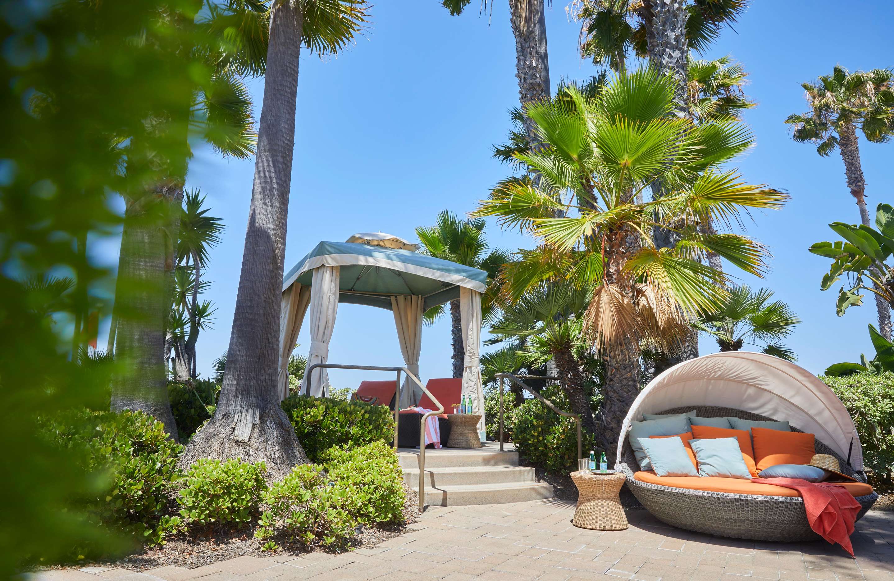 pool bed | San Diego Mission Bay Resort