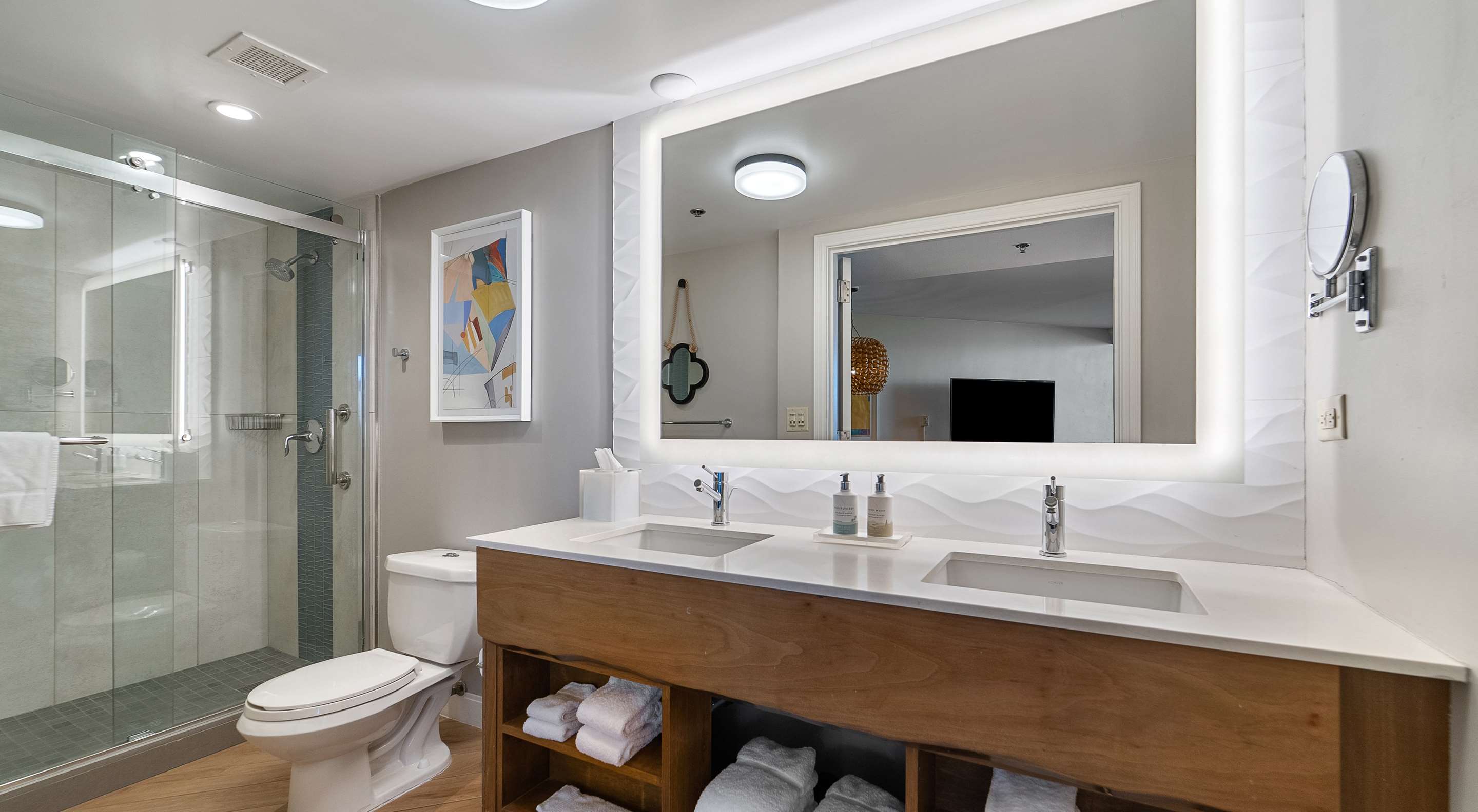 Junior Suite Bathroom