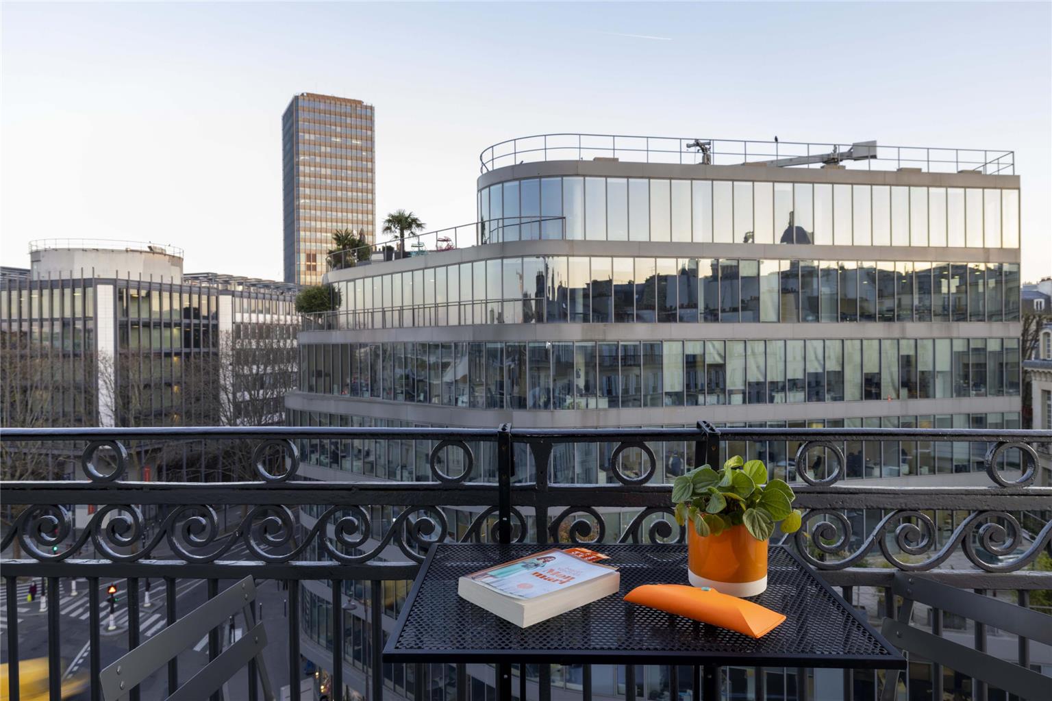 Paris Art Hotel