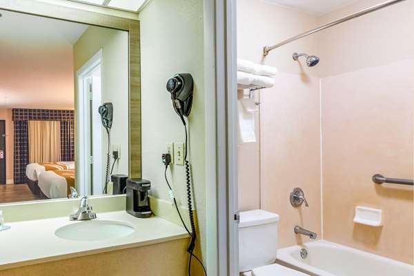  - Quality Inn Quincy - I-10, Exit 181