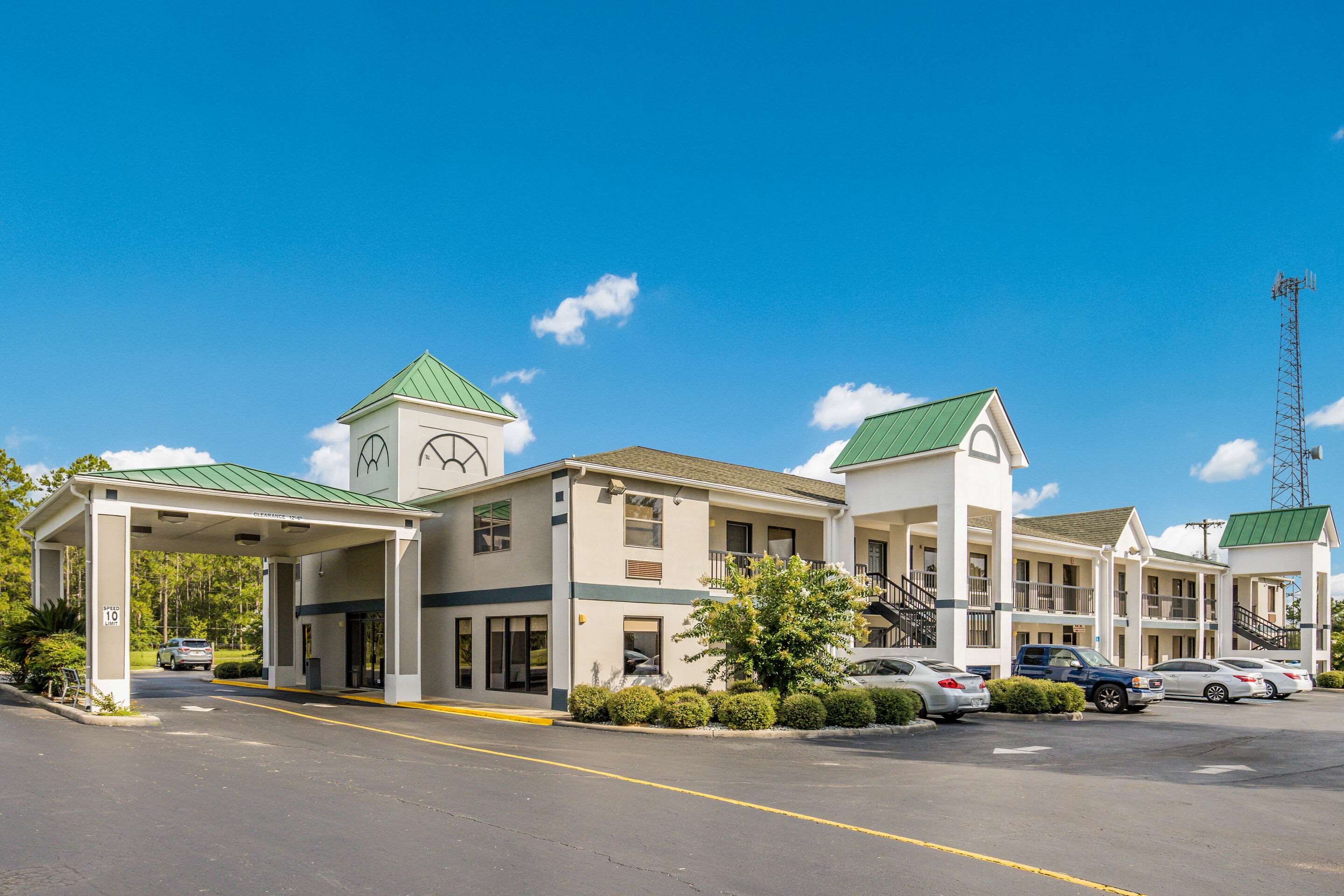 Hotel exterior | Quality Inn Quincy - Tallahassee West