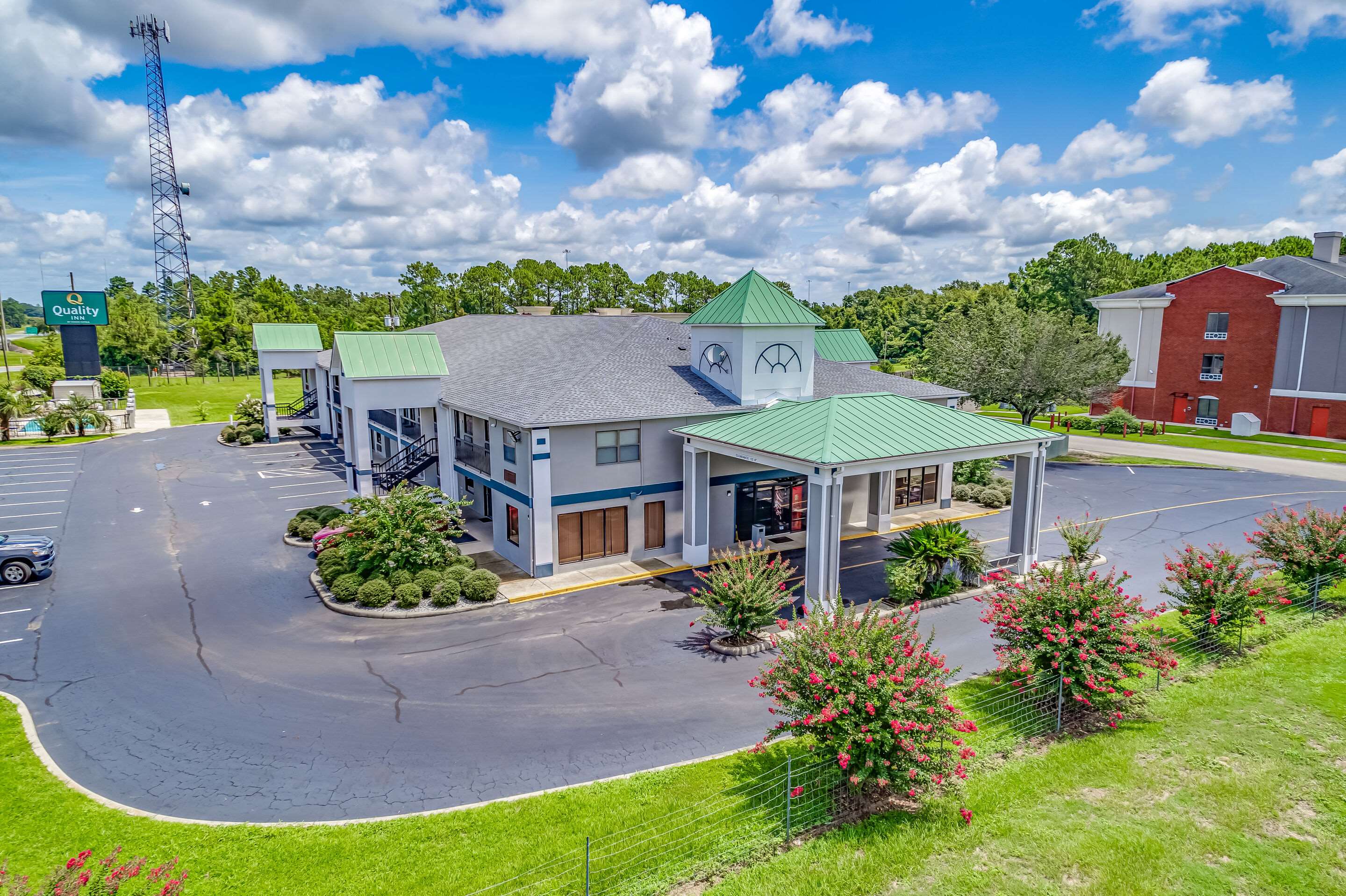 Hotel exterior | Quality Inn Quincy - Tallahassee West