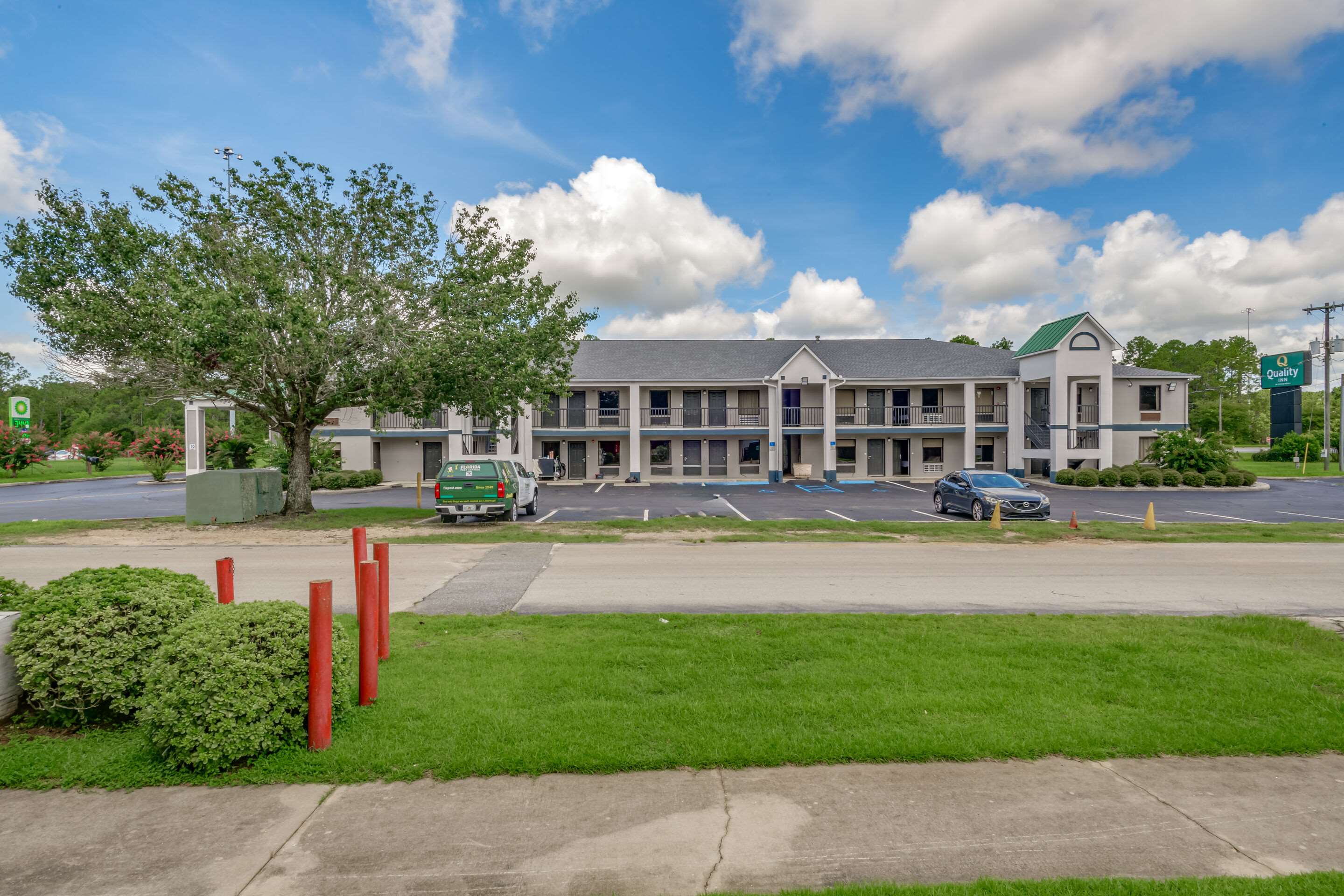 Hotel exterior | Quality Inn Quincy - Tallahassee West