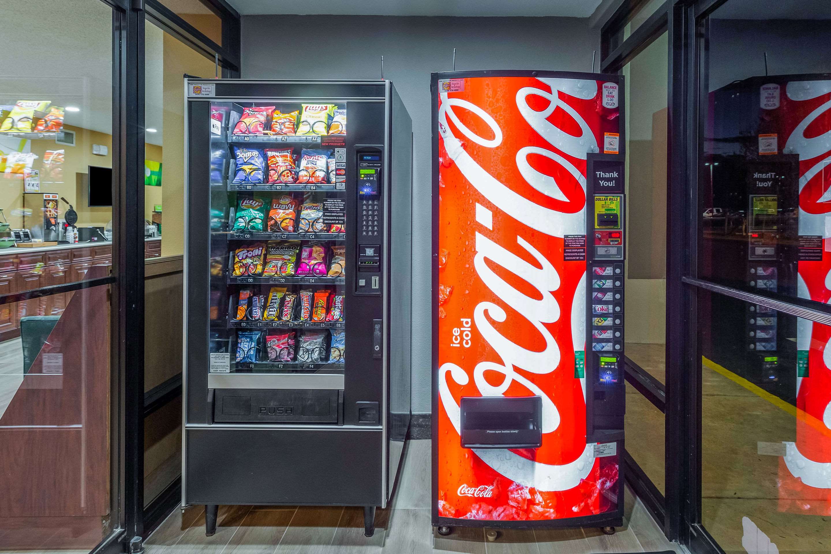 Hotel vending area | Quality Inn Quincy - Tallahassee West