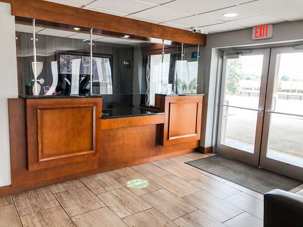  - SureStay Hotel by Best Western Bowling Green - I-65, Exit 28