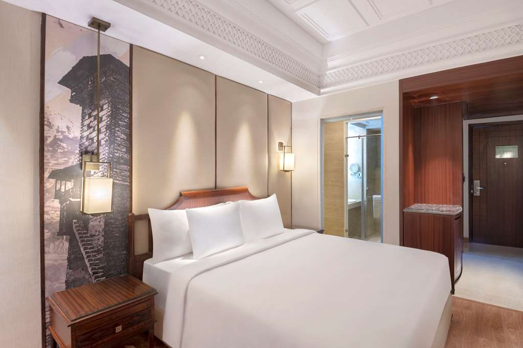 RADISSON KUFRI-guestroom-Deluxe Room,Superior Room.jpg