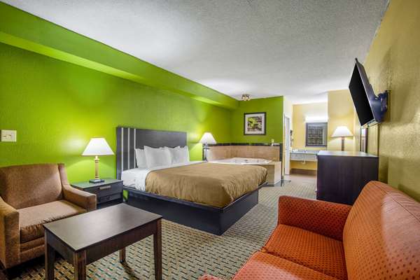 Suite - Quality Inn & Suites West Columbia - I-26, Exit 115