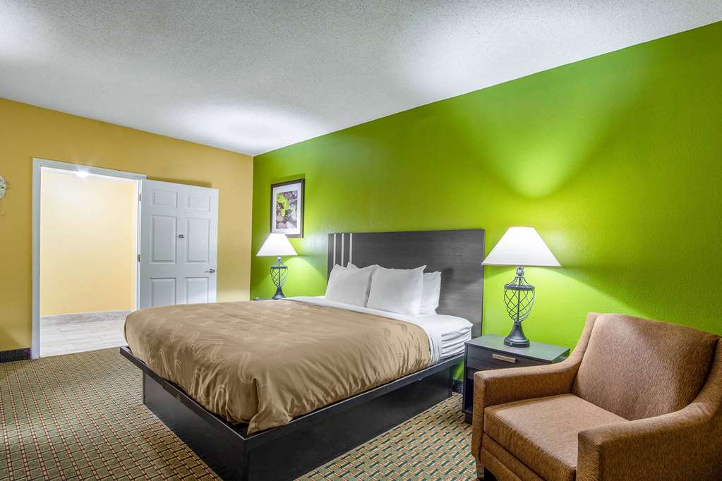 QUALITY INN WEST COLUMBIA - CAYCE-guestroom-Guest Room,On-Site.jpg
